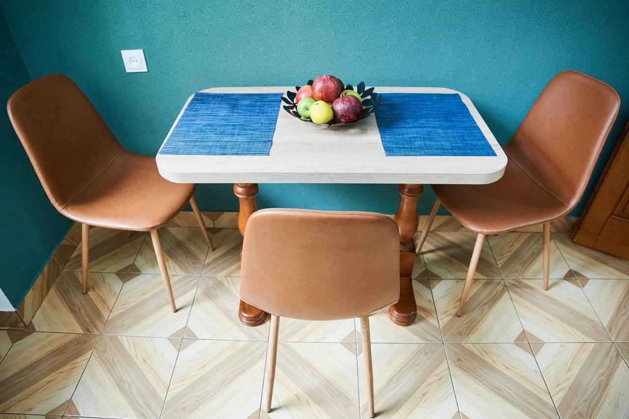 לבוב Cozy Apartment, 5Mins To Opera מראה חיצוני תמונה